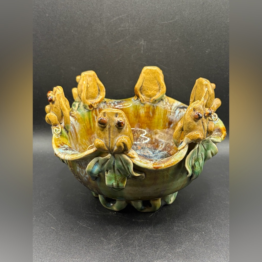 Vintage Handmade Hand Painted Ceramic Frog Majolica Bowl Collectible Cottagecore